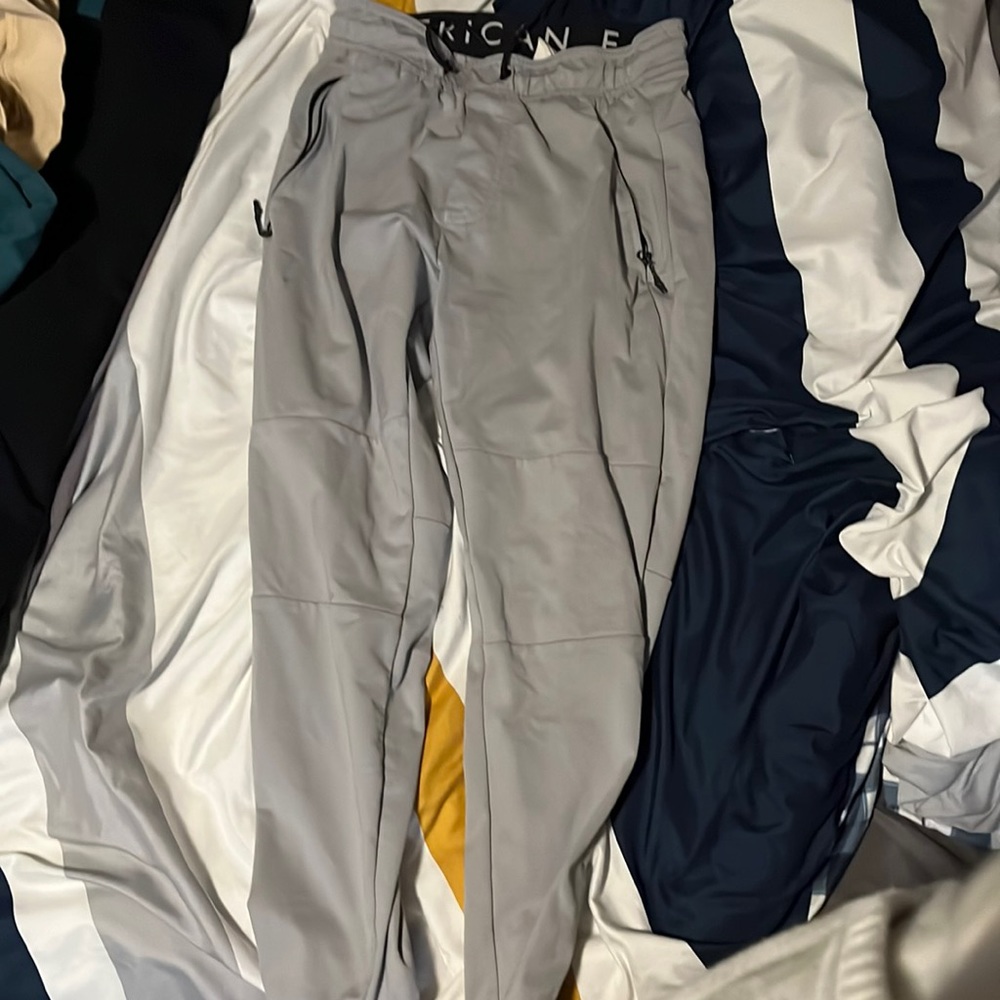 Grey American eagle joggers